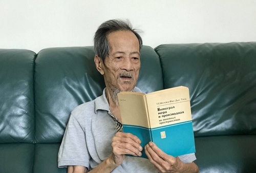 Thầy Phan Đức Chính là người Việt Nam đầu tiên trở thành đồng tác giả của cuốn sách toán được xuất bản ở Liên Xô.