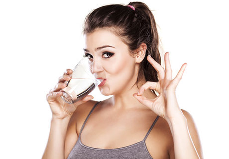 
Uống nước vào buổi sáng sau khi thức dậy giúp bạn loại bỏ độc tố và hỗ trợ giảm cân hiệu quả
