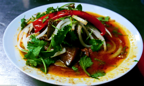 
Món cà ri dê ở quán Bảy Hồng này được báo Mỹ mệnh danh là ‘đệ nhất cà ri dê Sài Gòn’. Ảnh: Phong Vinh.
