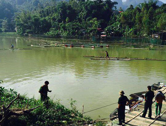 
Khúc sông nơi xảy ra vụ việc. Ảnh: Hoàng Việt Hưng.
