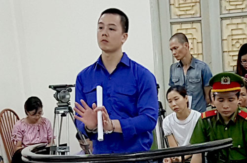 Cao Mạnh Hùng tại phiên xử sơ thẩm.