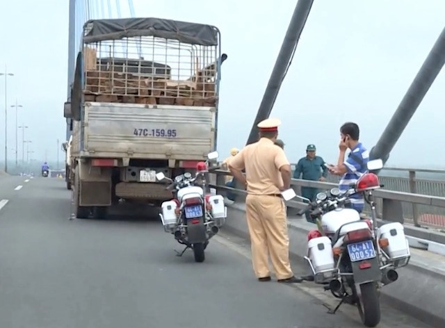 
Hiện trường tài xế nhày cầu Mỹ Thuận. Ảnh: Minh Anh. 
