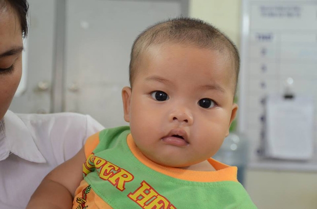 Bé trai bị bỏ rơi tại nhà nghỉ tại quận Mỹ Đình.