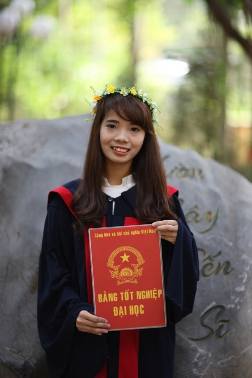 Từng là thủ khoa tốt nghiệp ĐH Sư phạm Hà Nội 2 nhưng đã hơn 1 năm, Bùi Thị Hà vẫn chưa xin được việc.