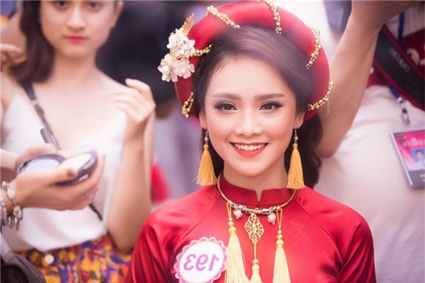
Trần Tố Như đoạt danh hiệu Hoa hậu khả ái tại Hoa hậu Việt Nam 2016.
