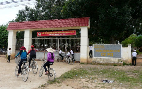 
Trường THCS Cư Pui nơi em Lò Thị Vân theo học trước khi mất tích
