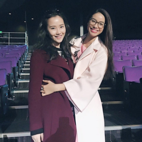 Cô và mẹ từng qua hậu trường cuộc thi HHHV 2015 để cổ vũ Phạm Hương