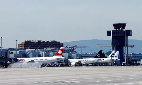 Sân bay Cointrin ở Geneva, Thụy Sĩ. Ảnh: Reuters.