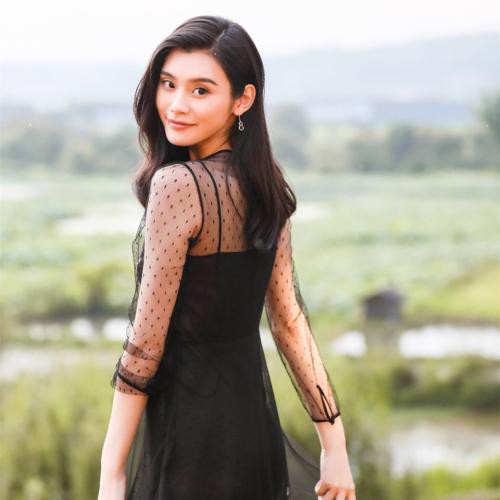 Si&ecirc;u mẫu Hề Mộng Dao được cho l&agrave; bạn g&aacute;i tin đồn của Gia Th&agrave;nh