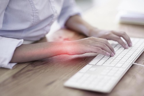 
Hội chứng chuột máy tính hay hội chứng ống cổ tay thường gặp ở dân văn phòng
