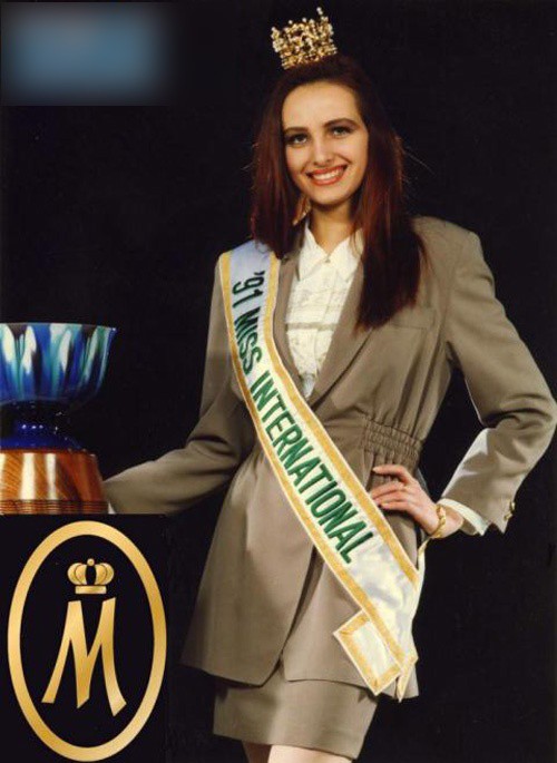 Agnieszka Kotlarska - Hoa hậu Thế giới năm 1991, người Ba Lan, sở hữu nhan sắc quyến rũ. 