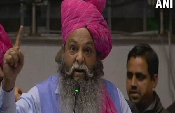 Ch&iacute;nh trị gia Suraj Pal Amu k&ecirc;u gọi lấy đầu diễn vi&ecirc;n Bollywood. Ảnh: ANI
