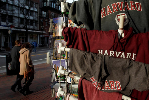 Đại học Harvard kh&ocirc;ng cung cấp t&agrave;i liệu phục vụ điều tra với l&yacute; do bảo mật th&ocirc;ng tin. Ảnh: Reuters