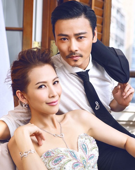 Trương Tấn và vợ Thái Thiếu Phân trong một buổi chụp hình cho tạp chí.