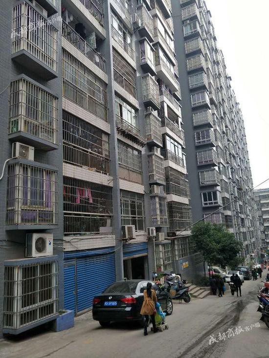 Khu chung cư nơi xảy ra vụ việc đau l&ograve;ng.