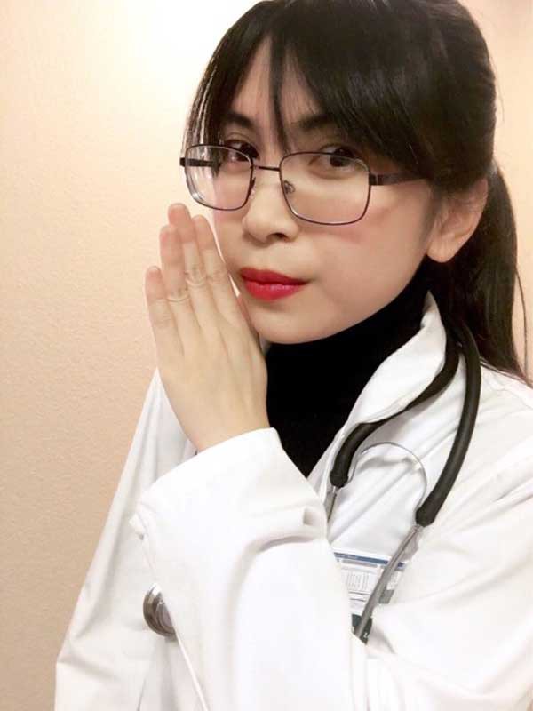 Hồng Hạnh (21 tuổi) hiện đang là sinh viên ngành Y, chuyên khoa thần kinh ở Mỹ.