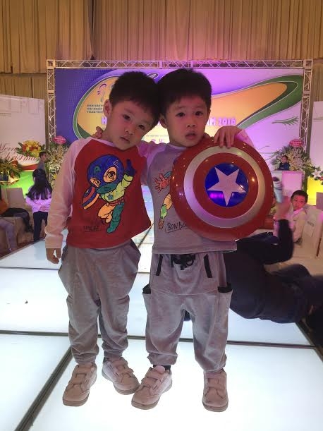 
Hai cậu con trai Trí, Tuệ có nickname gọi tắt là GaBon của BTV Trung Nghĩa và MC Hoàng Linh
