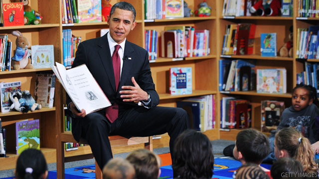 Ông Obama đọc cuốn sách of thee I sing cho trẻ em.