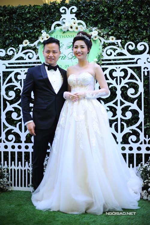 
Á hậu Trà My và doanh nhân Lê Hoàn trong đám cưới hồi tháng 3/2015. Ảnh:Giang Huy
