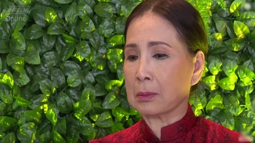 
​Nghệ sĩ Kim Xu&acirc;n đ&atilde; c&oacute; những bộc bạch hết sức x&uacute;c động về hai người mẹ đ&atilde; khuất.
