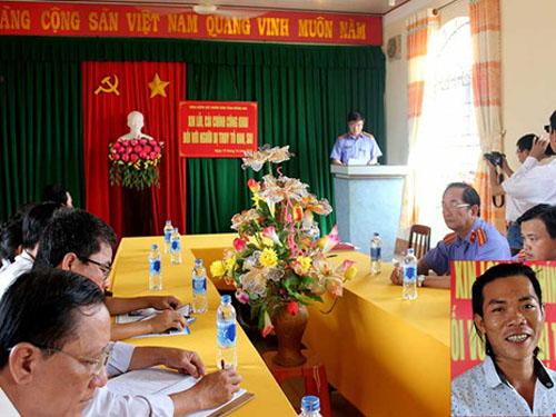 Đại diện VKSND tỉnh Đồng Nai đọc lời xin lỗi và anh Đại (ảnh nhỏ). Ảnh: V.HỘI