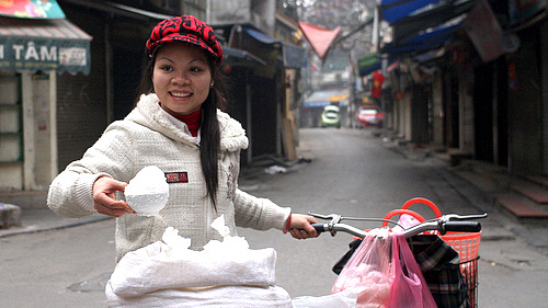 Đầu năm mua muối – nét đẹp văn hóa của người Việt