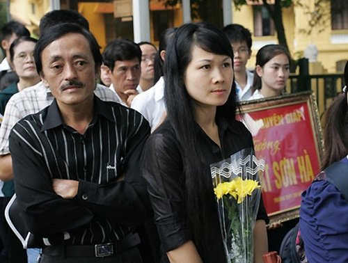 
Nghệ sĩ Giang còi và người vợ kém 25 tuổi thời còn mặn nồng.
