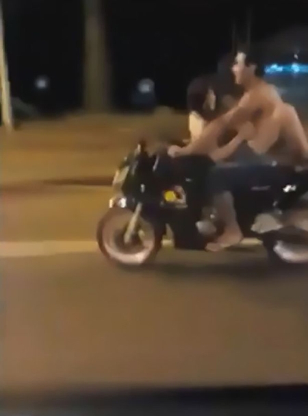 Cảnh sát thành phố Encarnacion đang xem xét đoạn video để xác định danh tính của cặp đôi này.
