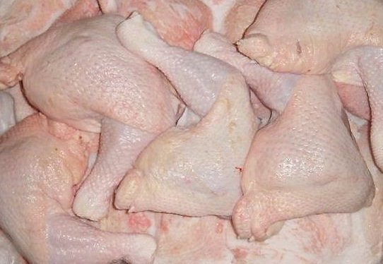Thịt gà Mỹ giá rẻ chỉ 10.000 đồng/kg được nhập về rồi tuồn vào các quán cơm bình dân, bếp ăn tập thể (ảnh minh họa)