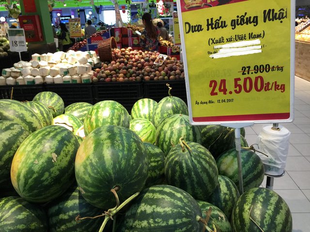 Giá loại dưa ngoại tại siêu thị cao hơn nhiều so với giá mua tại vườn và giá bán trên thị trường.