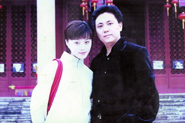 
Giám đốc điện ảnh Giả Vân bị đồn là người bao nuôi Phạm Băng Băng khi cô mới vào nghề.
