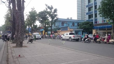 Vụ việc xảy ra tr&ecirc;n đường Y&ecirc;n Phụ (quận Ba Đ&igrave;nh, H&agrave; Nội).