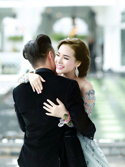 
Chị Trần Quỳnh, vợ anh B&ugrave;i T&ugrave;ng tr&acirc;n trọng sự quan t&acirc;m, chăm s&oacute;c v&agrave; nhất l&agrave; những thấu hiểu, đỡ đần của chồng khi vợ mang thai, sinh nở.
