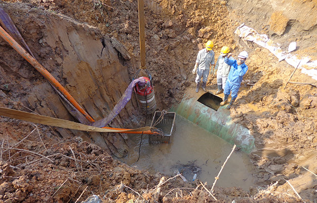 
Đường ống nước sông Đà trong lần vỡ thứ 10 vào ngày 15-1-2015 - Ảnh: Phương Minh
