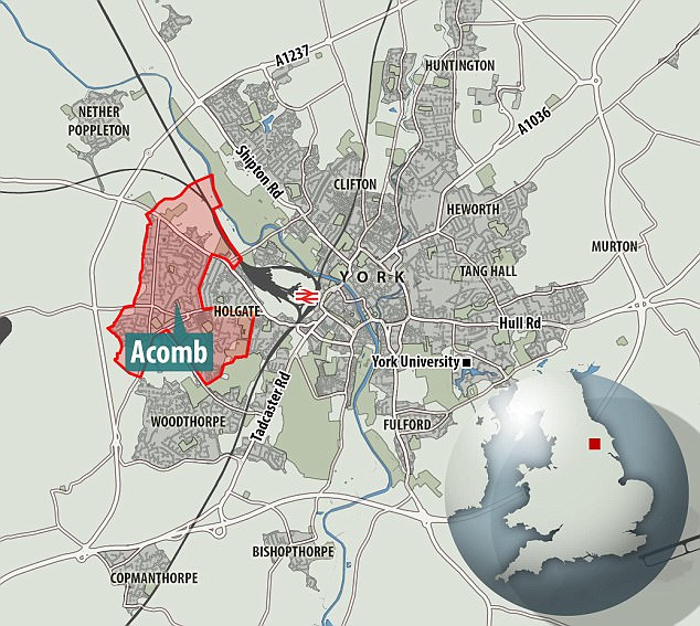 
Chỗ kho b&aacute;u, với t&ecirc;n Acomb Jewel, được t&igrave;m thấy tại ngoại &ocirc; Acomb của th&agrave;nh phố York, North Yorkshire (Anh).
