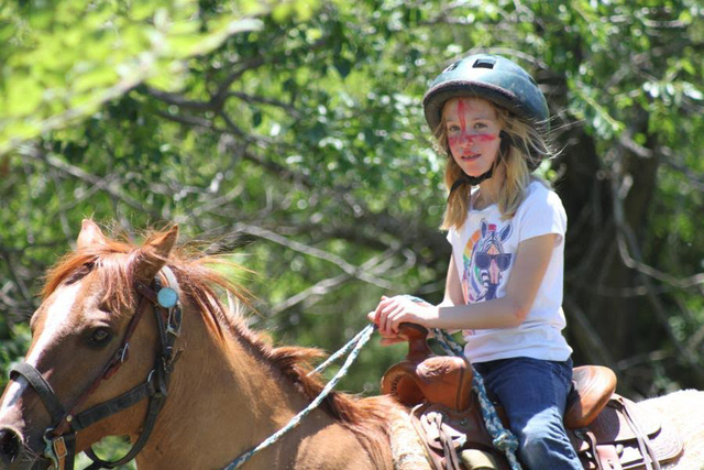 Về quê học cưỡi ngựa là trại hè rất thịnh hành ở New York.