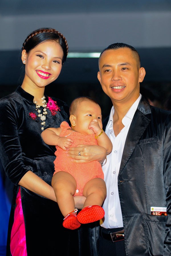 Sau khi kết hôn, Chí Anh mong muốn vợ là người chăm sóc gia đình, con cái hơn là một người bạn nhảy của mình.