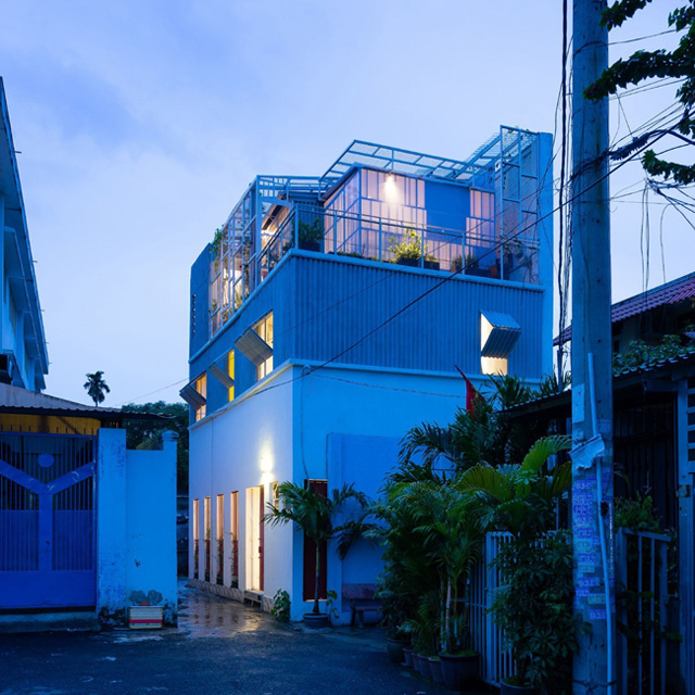 Ngôi nhà tọa lạc trên diện tích đất 50m2, trong một ngõ nhỏ thuộc quận Thủ Đức, Thành phố Hồ Chí Minh.