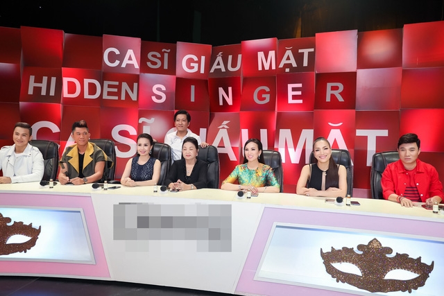 
Cẩm Ly, Hà Phương, Minh Tuyết hội ngộ khi cùng tham gia gameshow với các nghệ sĩ Việt.
