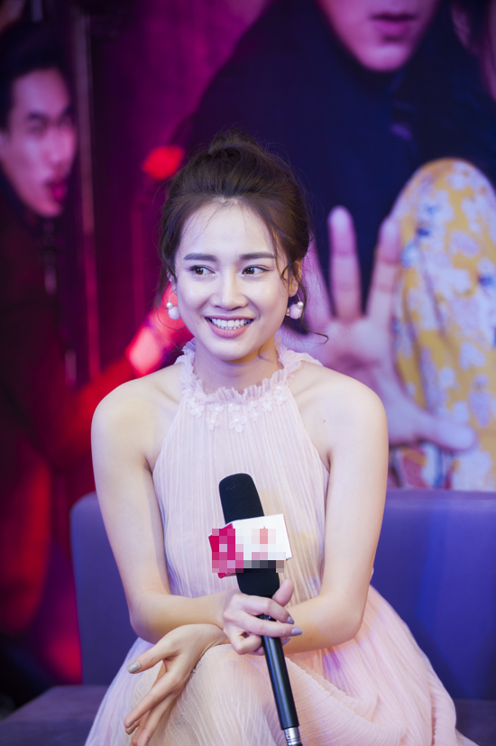 
Nữ diễn viên tại buổi ra mắt phim Yêu đi đừng sợ tại Hà Nội.
