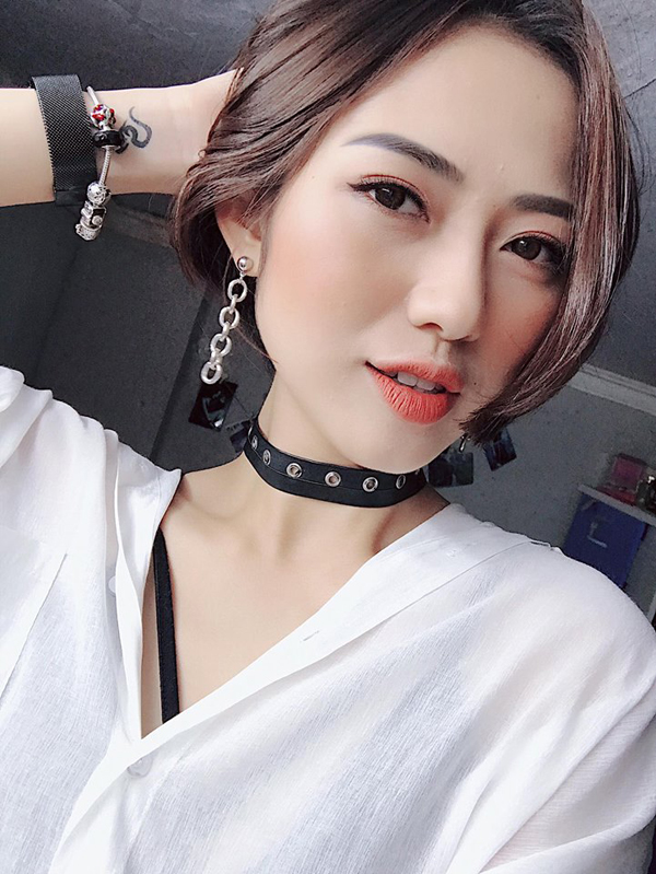 
Trang Cherry sinh năm 1991, được nhiều người biết đến qua 5S Online, Khi người đàn ông góa vợ bật khóc, Sống chung với mẹ chồng...
