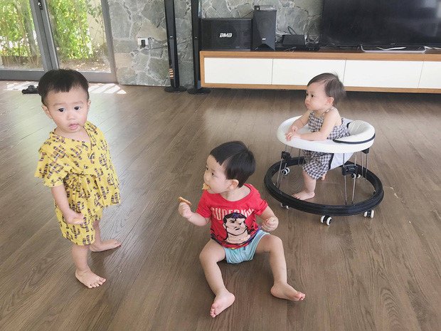 
Ba em b&eacute; đ&aacute;ng y&ecirc;u đốn tim d&acirc;n mạng.
