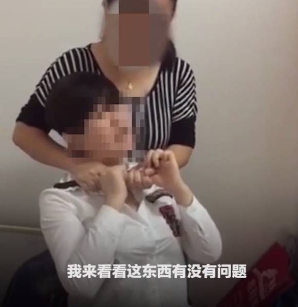 Để tr&aacute;nh g&acirc;y ra hậu quả đ&aacute;ng tiếc, hiệu trưởng đồng &yacute; trả tiền cho chị Vương.