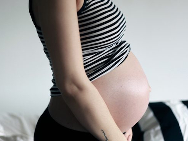 
Uống rượu khi mang thai có thể gây hội chứng rượu bào thai vô cùng nguy hiểm. (ảnh minh họa)
