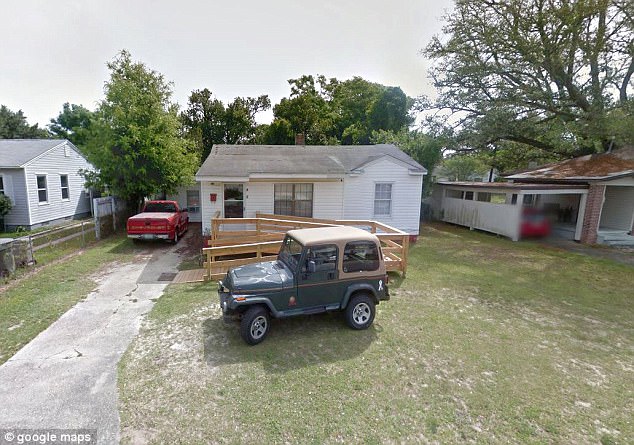 Ng&ocirc;i nh&agrave; nơi xảy ra vụ bạo h&agrave;nh trẻ em ở Florida. (Ảnh: Dailymail)