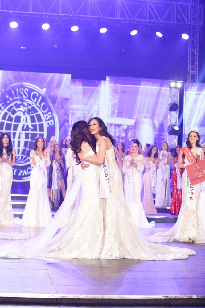 Trước đó, cô đã có thời gian luyện tập các kỹ năng tại Thái Lan và được các chuyên gia sắc đẹp tại Thái Lan đánh giá rất cao.