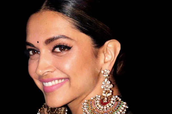 Deepika Padukone hiện là một trong những ngôi sao được trả cát-xê cao nhất Bollywood. Ảnh: AFP