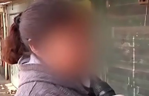 Người mẹ sốc khi con gái mang thai. Ảnh: CEN/24 horas 