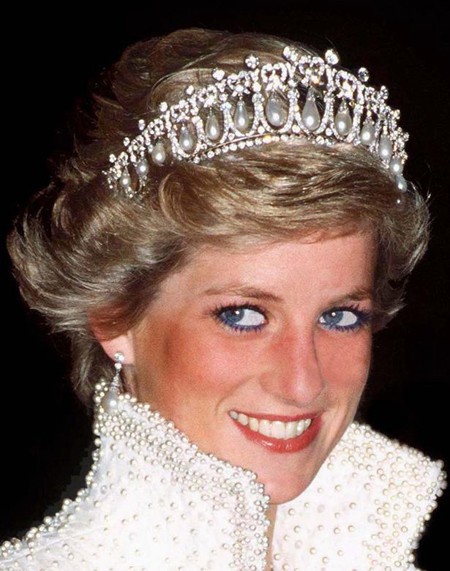 Cố công nương Diana nhiều lần đội chiếc vương miện này khi còn sống.