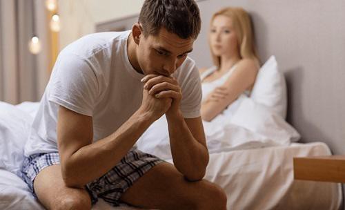 
Nhiều nam giới có thói quen thủ dâm, sau đó lãnh cảm với chính vợ của mình. (Ảnh minh họa)
